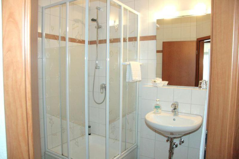 Hotel Kempf Dirmstein Bagian luar foto